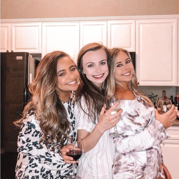 Meet your Posher, Taylor - Picture 1 of 1